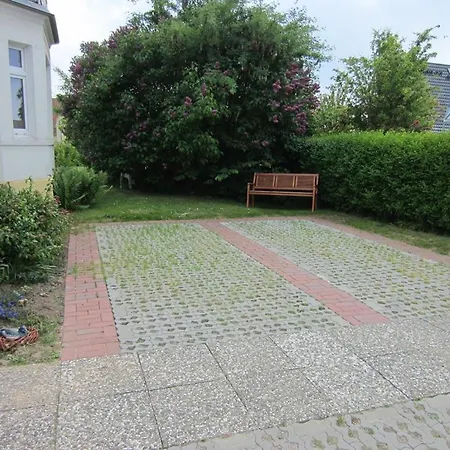Apartment Sonnenroschen Kuehlungsborn